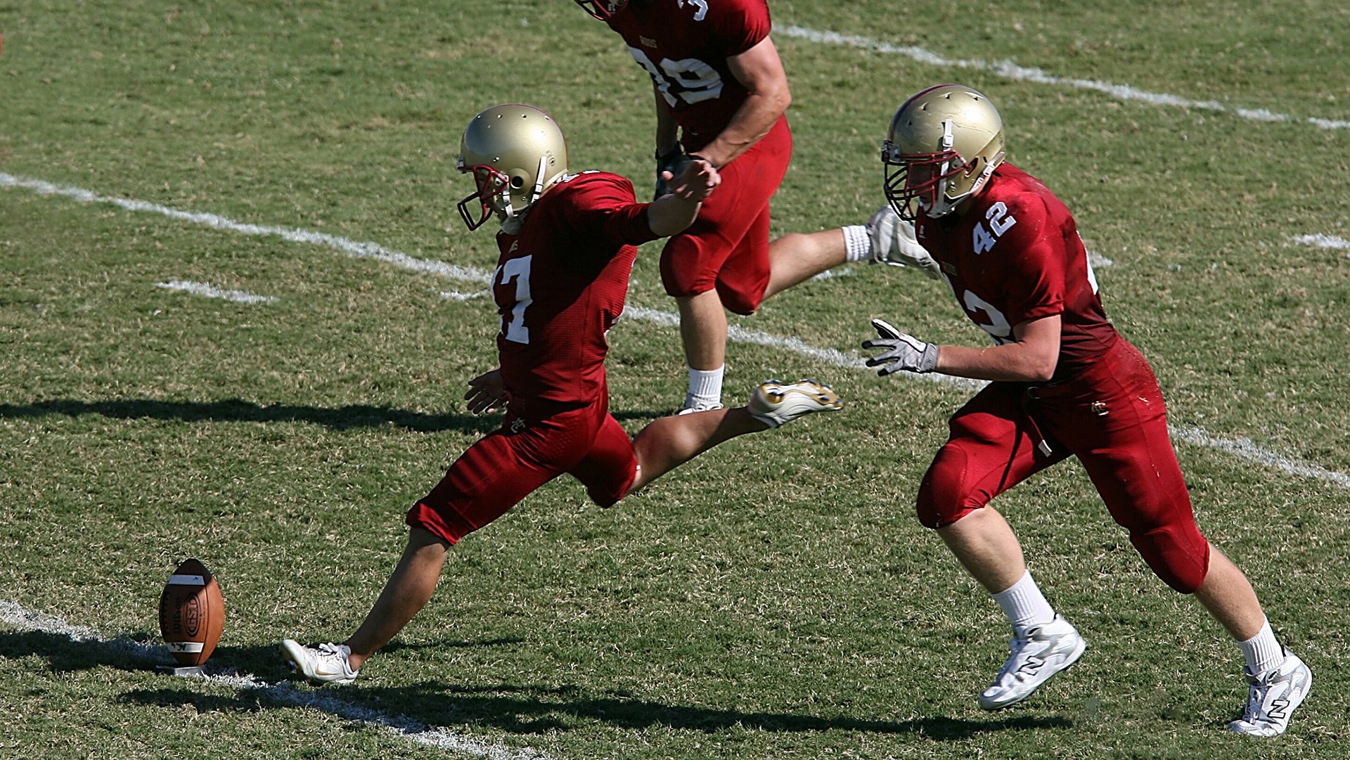 国家队举办青少年足球夏令营 增强技术交流,全国青少年校园足球夏令营是如何选拔的